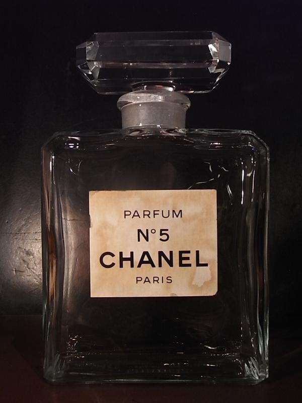 CHANEL / N°5 glass perfume bottle