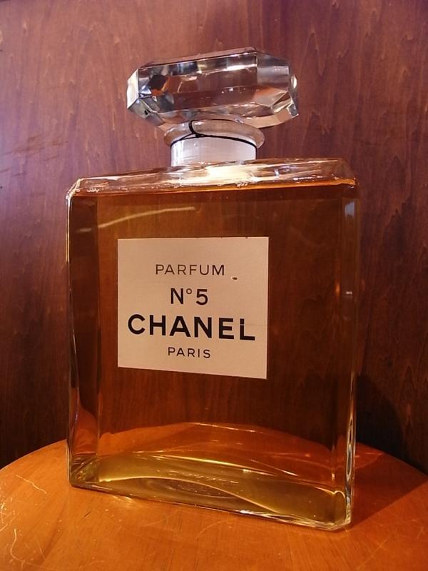 CHANEL N°5 perfume bottle