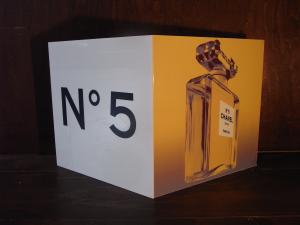 CHANEL / N°5 glass perfume bottle pop stand