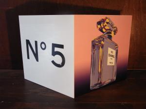 CHANEL / N°5 glass perfume bottle pop stand