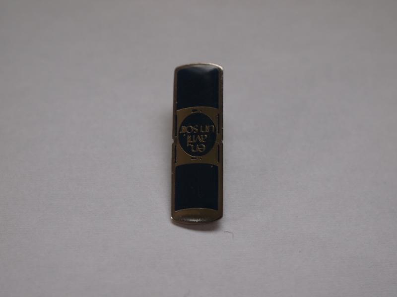 Yves Rocher / en avril un soir perfume bottle pin