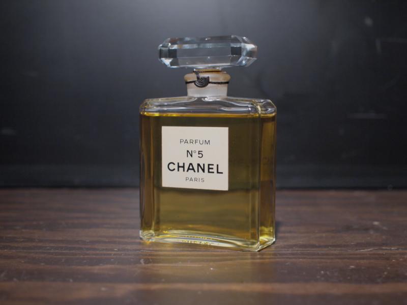 CHANEL N°5 香水瓶、香水ボトル、ガラスボトル、サンプルガラス瓶　LCC 0595（2）