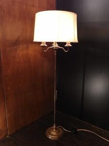 Italian brass floor lamp 3灯