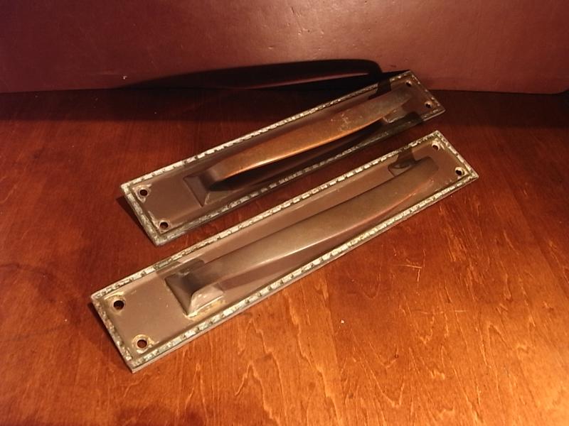 アンティーク真鍮製ドアハンドル　ドアパーツ　ドア取っ手　家具パーツ　LCM 6866（1）