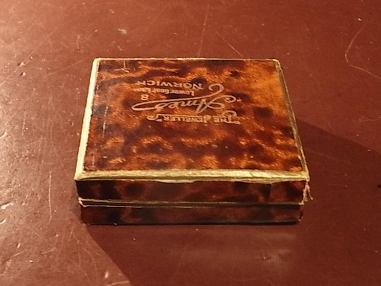イギリス製ブラウンジュエリーホルダー、茶色ベルベット宝石箱、ベッチンジュエリーディスプレイ　LCM 6903（5）
