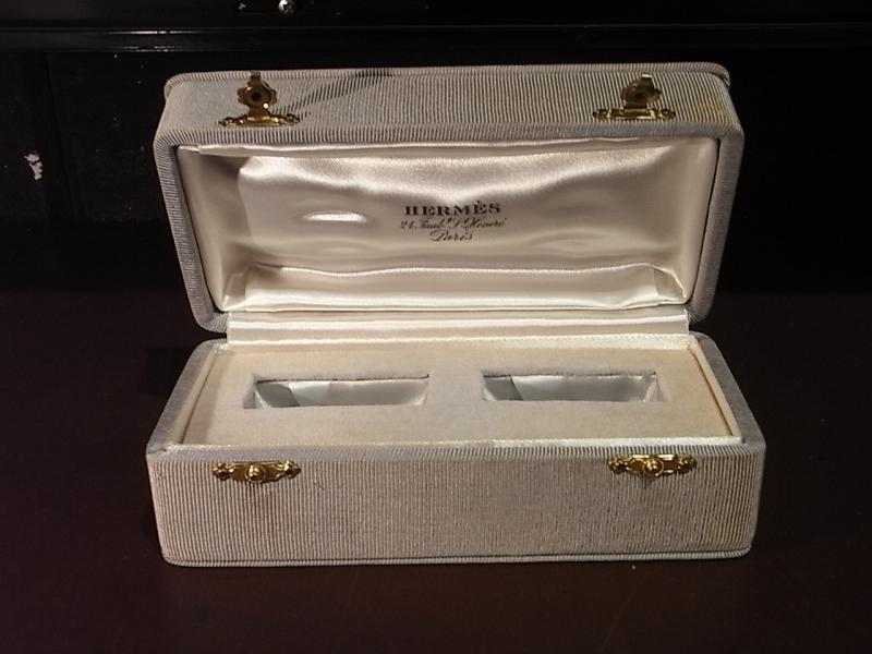フランス製グレー系エルメスジュエリーケース、ビンテージ宝石ケース、灰色ベルベット宝石箱、ジュエリーディスプレイ、かわいいジュエリーケース　LCM 5211（5）