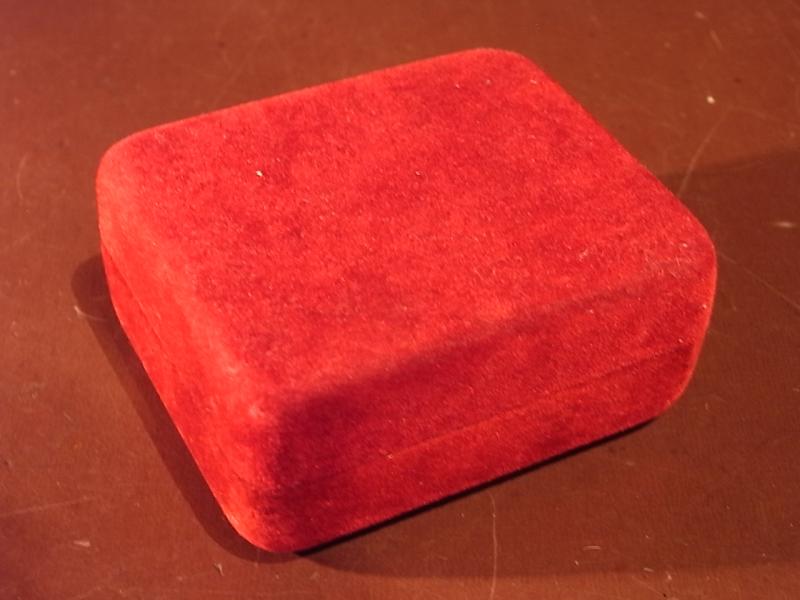 フランス製赤色ジュエリーケース、レッドベルベットジュエリー箱、ベッチンジュエリーディスプレイ、かわいい小物ケース、レトロなジュエリーケース　LCM 6928（4）