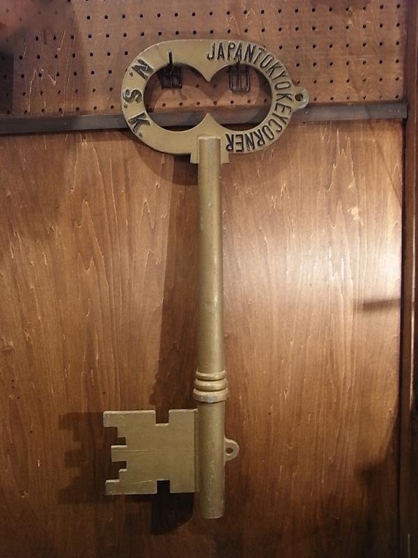 big KEY wall ornament