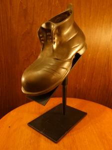 black shoe display stand