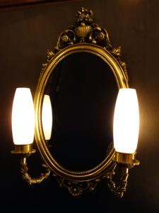 white shade & oval mirror wall bracket 2灯