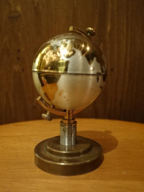 globe desk lighter
