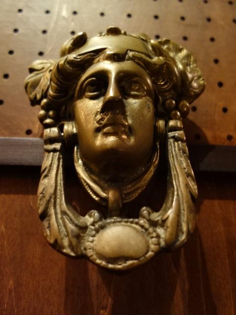 イタリア製真鍮ドアノッカー　ブラス女神ミューズドア装飾　LCM 7211（2）