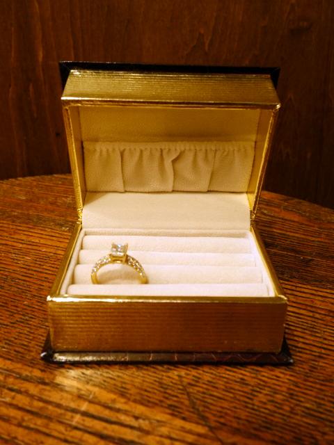 ビンテージジュエリー箱　本型指輪ケース 洋書リングケース　プレゼント　LCM 7260（1）