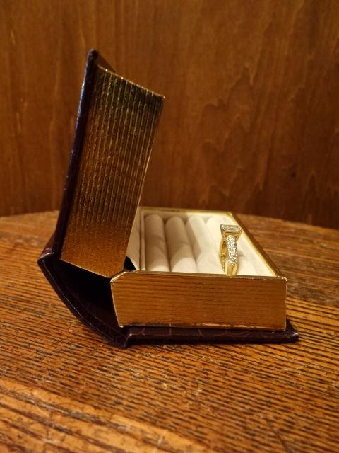 ビンテージジュエリー箱　本型指輪ケース 洋書リングケース　プレゼント　LCM 7260（3）