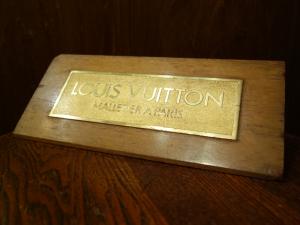 French wood LOUIS VUITTON pop stand