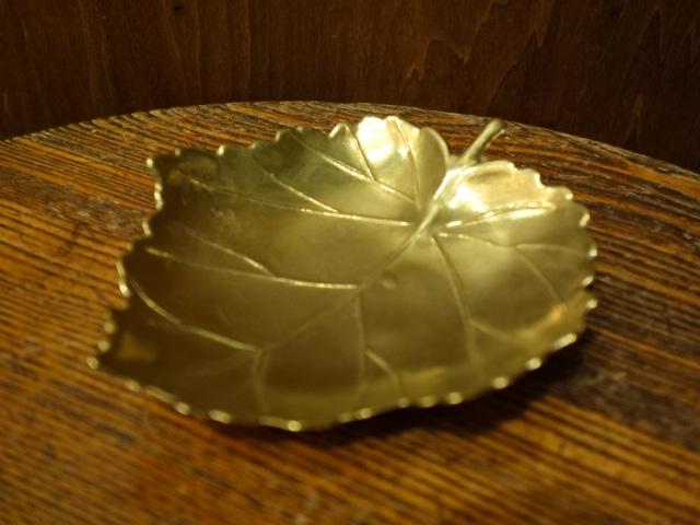 ビンテージ真鍮葉っぱトレイ　リーフ灰皿　LCM 7256（2）