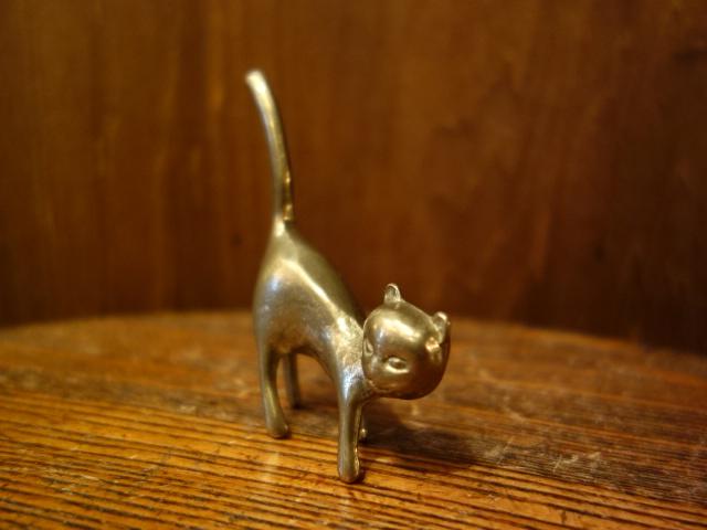 ビンテージ真鍮製ネコ置物　猫リングホルダー　LCM 7261（2）