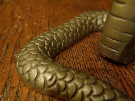 真鍮製コブラ置物　コブラオブジェ　爬虫類ディスプレイ　LCM 7400（C2）