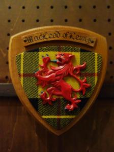 English LION emblem wall ornament