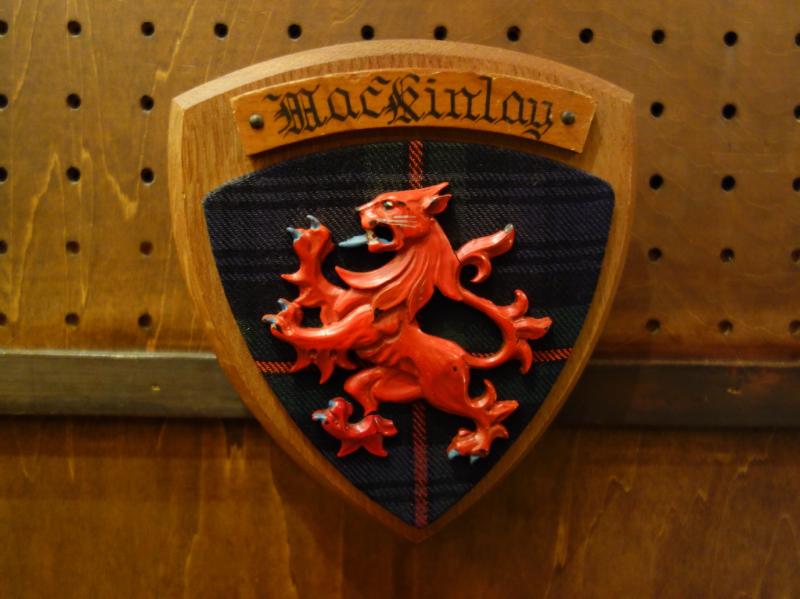 English LION emblem wall ornament