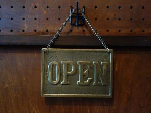 Italian brass ”OPEN/CLOSED” sign