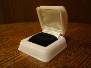 ring display case