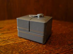 English gray ring display case