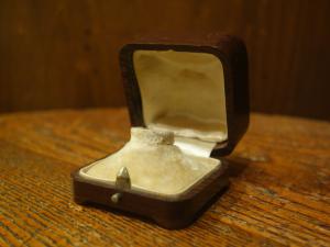 English wood ring display case