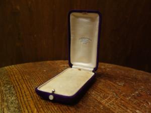 velvet jewelry display case