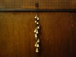 French hanging door bell