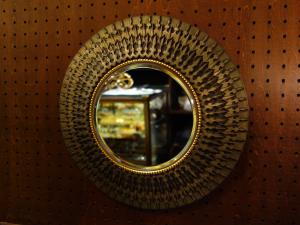 round wall mirror