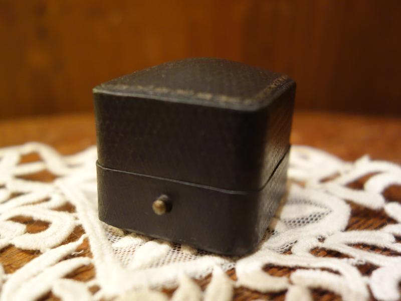 English black ring display case