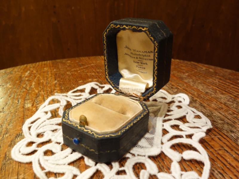 English black ring display case