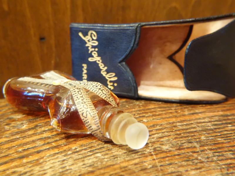 インテリア・ディスプレイ雑貨　パフュームボトル　LCC 1266　Schiaparelli glass perfume bottle & case（7）