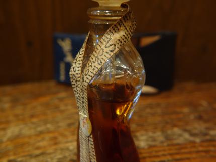 インテリア・ディスプレイ雑貨　パフュームボトル　LCC 1266　Schiaparelli glass perfume bottle & case（C1）