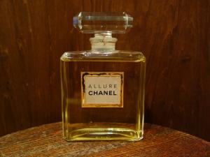 CHANEL ALLURE glass perfume bottle