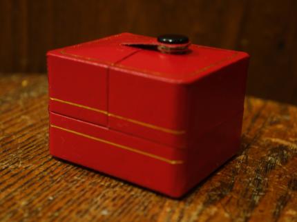 レトロ赤リングケース LCM 7755(C2)