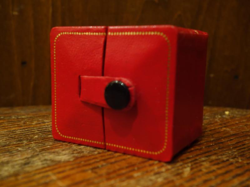 レトロ赤リングケース LCM 7756(6)