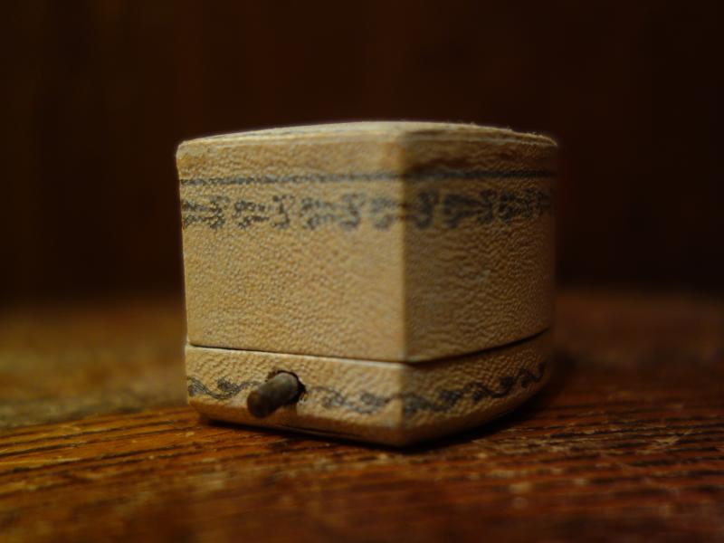 アイボリーリングケース LCM 7758(7)