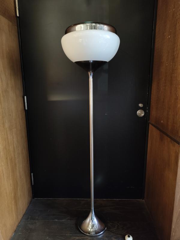 ヴィンテージモダンフロアランプ　スペースエイジデザイン　USF 0251（2）