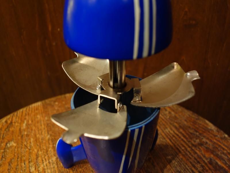 ロケット型灰皿 青 LCM 7726(4)