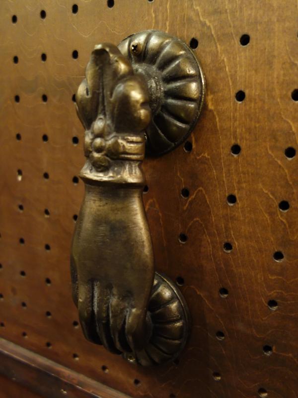 手モチーフ真鍮ドアノッカー　LCM 7761（2）