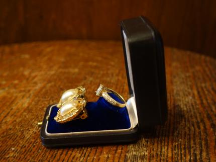 黒革ジュエリーケース　LCM 7776（C1）