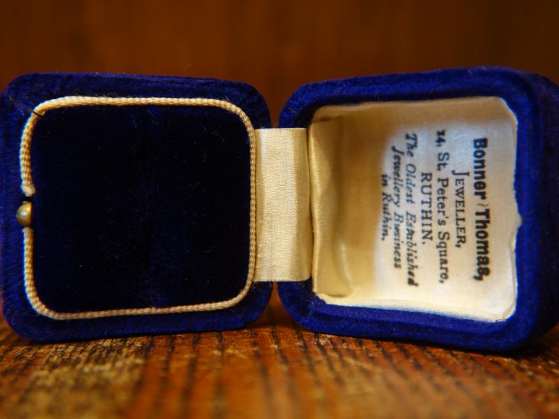 アンティーク青ベルベットリングケース　LCM 7778（7）