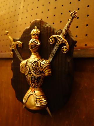 甲冑騎士エンブレム壁掛け　LCM 7782（C3）