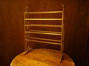 gold accessory display stand