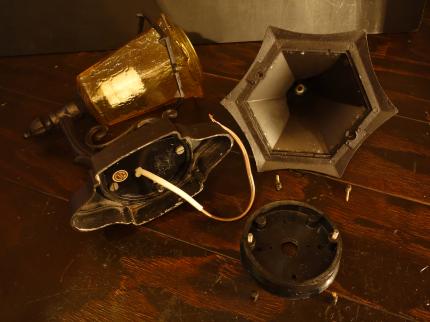 アンバーガラスランタンウォールランプ　LCB 0651（C2）