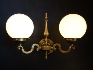 French white globe brass wall lamp 2灯