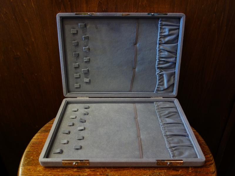 グレー系ネックレス収納ケース　LCM 7803（4）