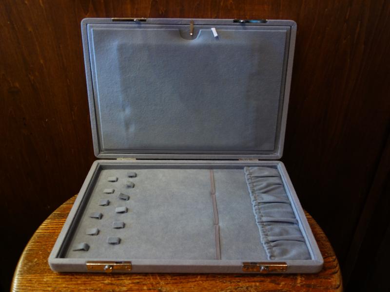 グレー系ネックレス収納ケース　LCM 7803（5）